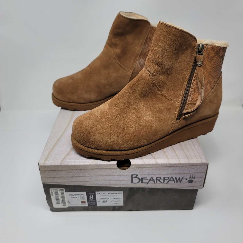 Bearpaw Megan II Wide Ankle Boots Hickory Suede Snake Embossed NeverWet Sz 8W